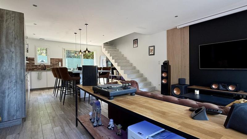 Maison - 358 m² - 12 pièces