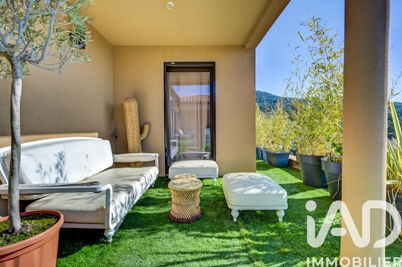 Maison - 288 m² - 8 pièces