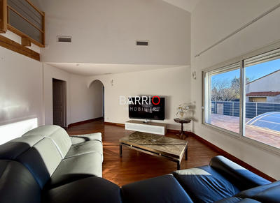 Maison traditionnelle - 181 m² - 6 pièces