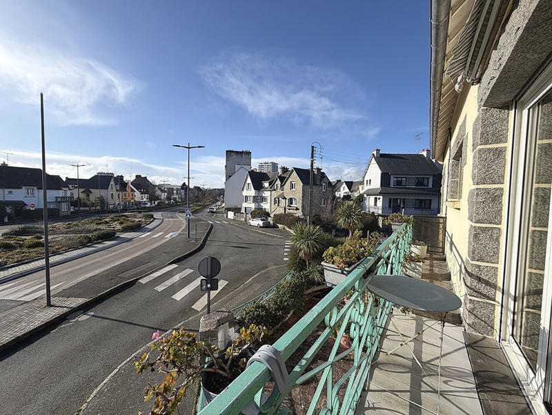 Maison - 201 m² - 8 pièces