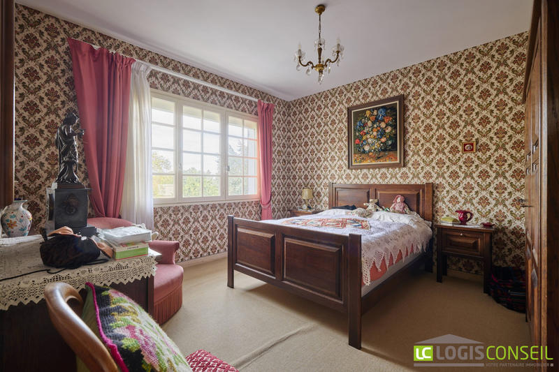 Maison traditionnelle - 165 m² - 8 pièces