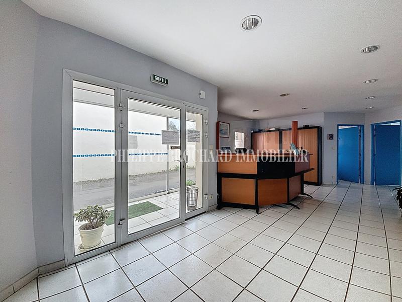 Local d'activités - 139 m² - 6 pièces