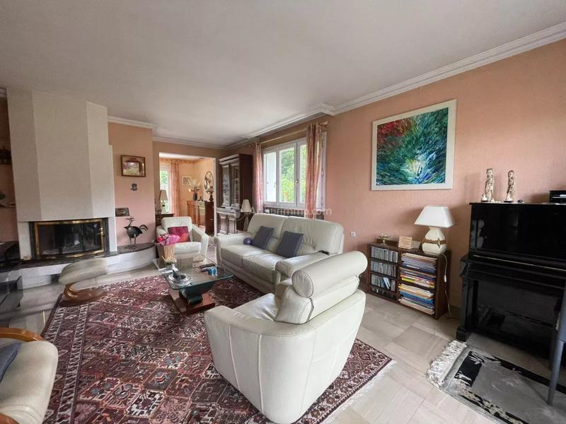 Maison - 166 m² - 7 pièces