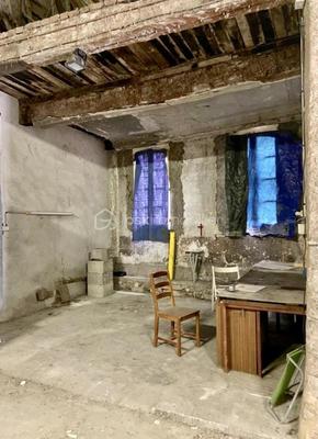 Immeuble - 150 m² - 1 pièce