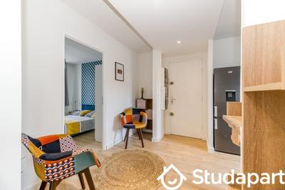 Chambre - 11 m² - 1 pièce