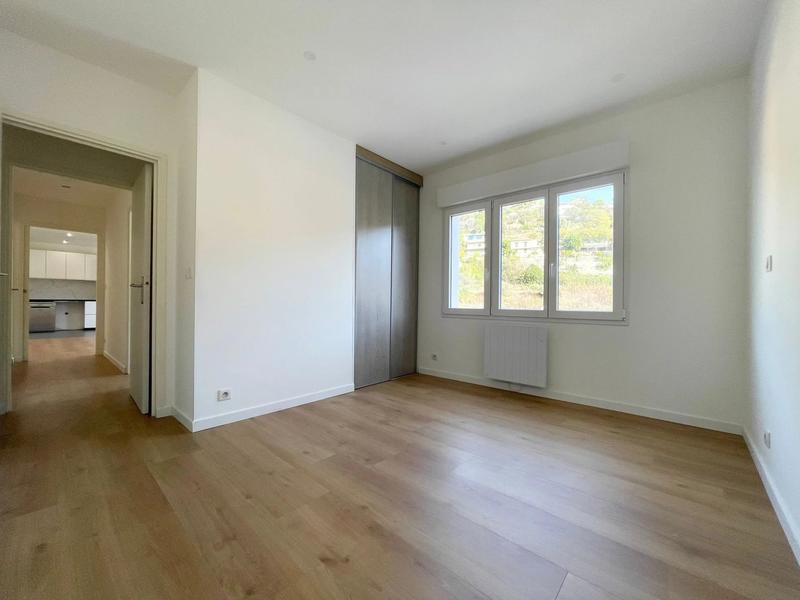 Appartement - 100 m² - 4 pièces