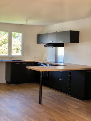 Maison - 88 m² - 4 pièces