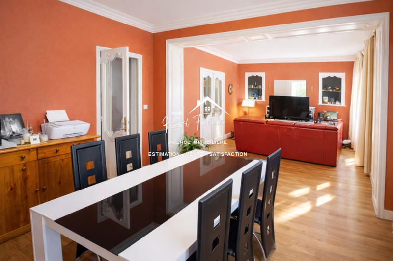 Maison - 272 m² - 6 pièces