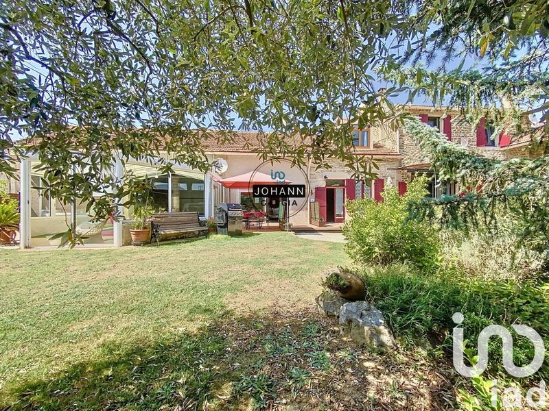 Maison - 222 m² - 9 pièces