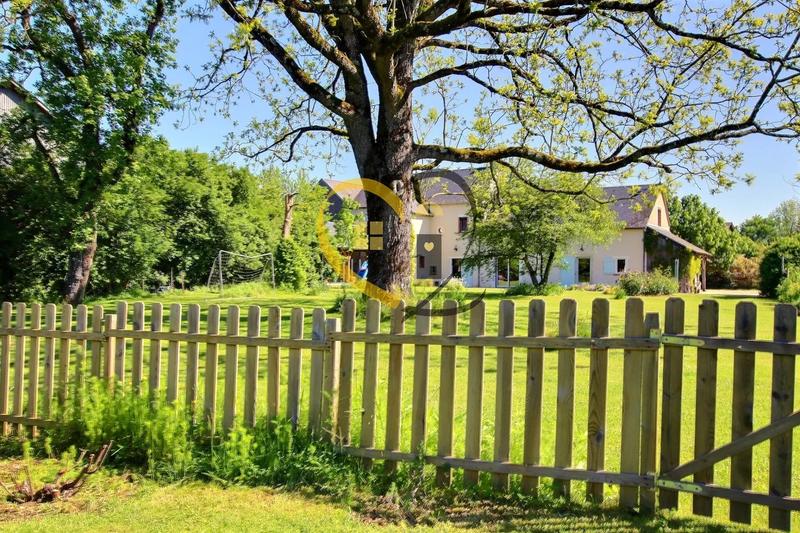 Maison - 280 m² - 5 pièces