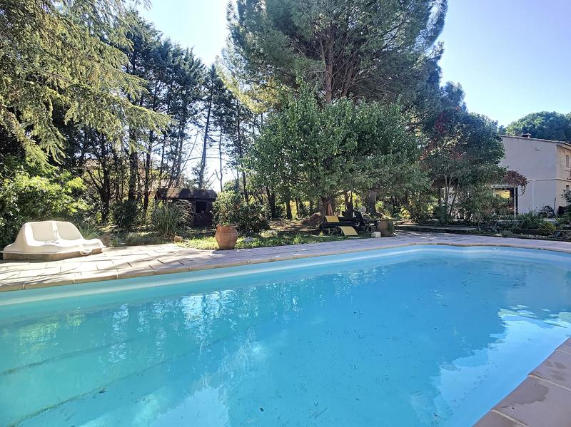 Maison - 200 m² - 5 pièces