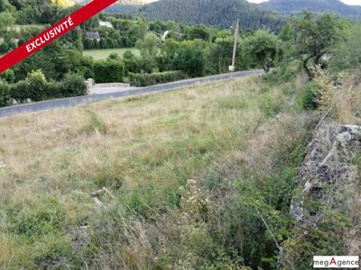 Terrain constructible - 1 250 m²