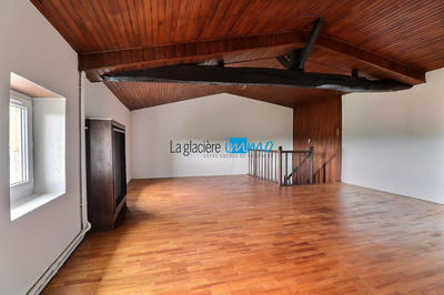 Maison ancienne - 335 m² - 8 pièces