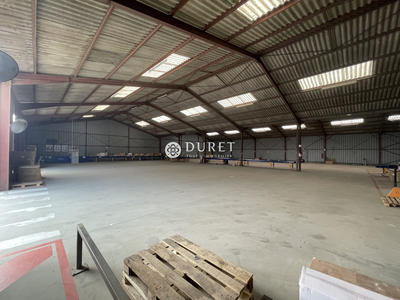 Entrepôt - 1 200 m²