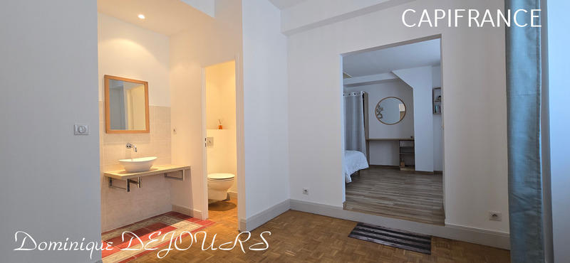 Maison - 230 m² - 9 pièces