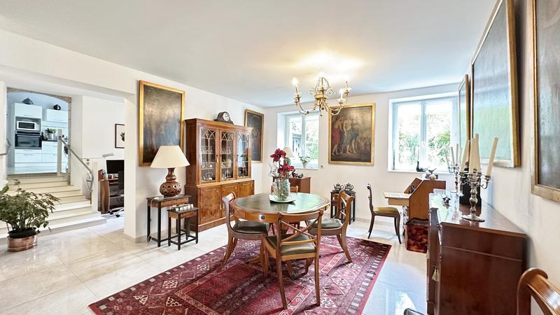 Appartement bourgeois - 184 m² - 4 pièces