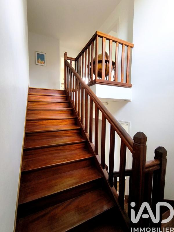 Maison - 201 m² - 10 pièces