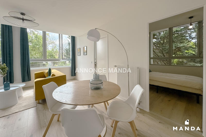 Chambre - 10 m² - 4 pièces