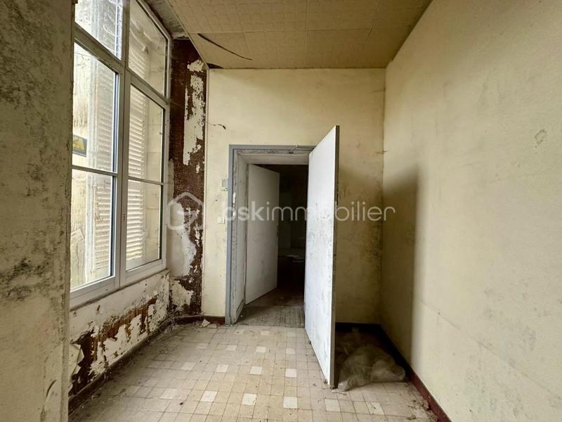 Immeuble - 1 340 m² - 33 pièces