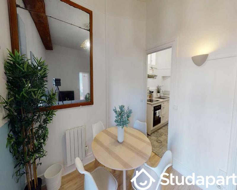 Chambre - 100 m² - 1 pièce