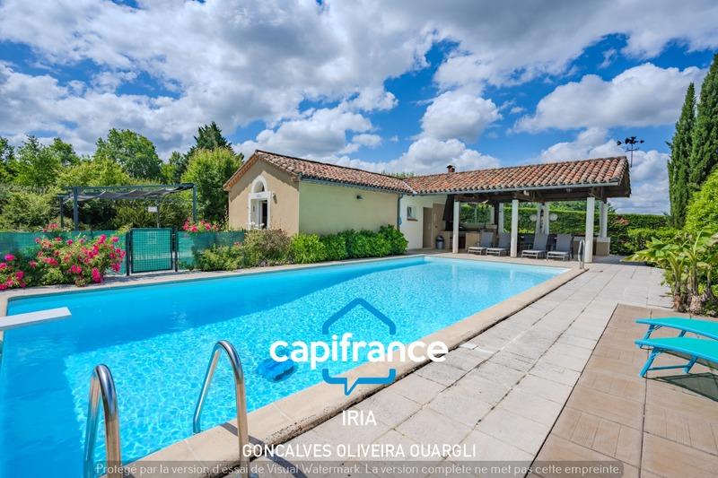 Propriété - 360 m² - 10 pièces