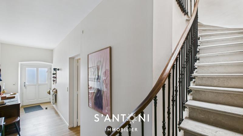 Maison - 196 m² - 5 pièces