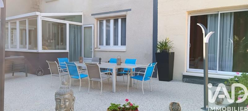 Maison - 378 m² - 10 pièces