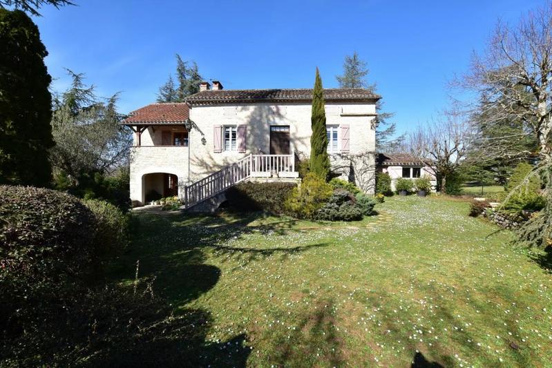 Maison en pierre - 156 m² - 7 pièces