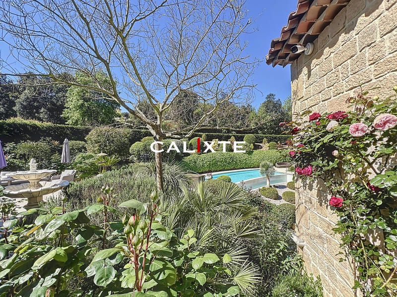 Villa - 260 m² - 5 pièces