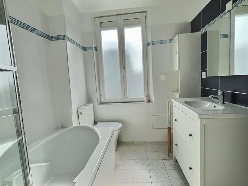 Immeuble - 121 m² - 7 pièces