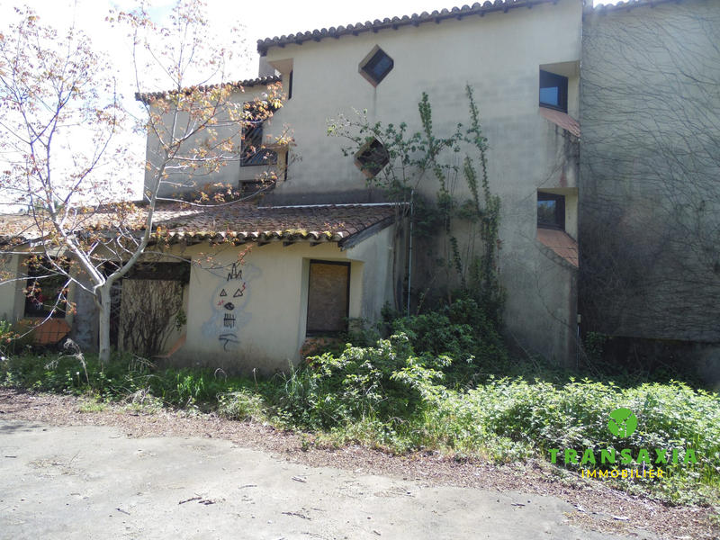 Maison contemporaine - 665 m² - 25 pièces