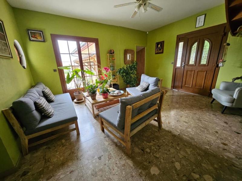 Maison - 250 m² - 10 pièces