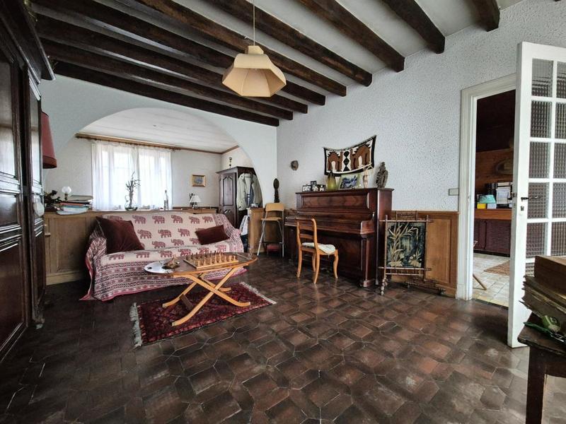 Maison - 256 m² - 8 pièces