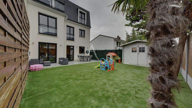 Maison - 102 m² - 5 pièces