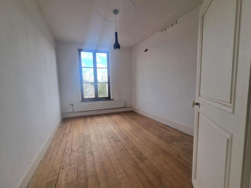 Maison - 241 m² - 11 pièces