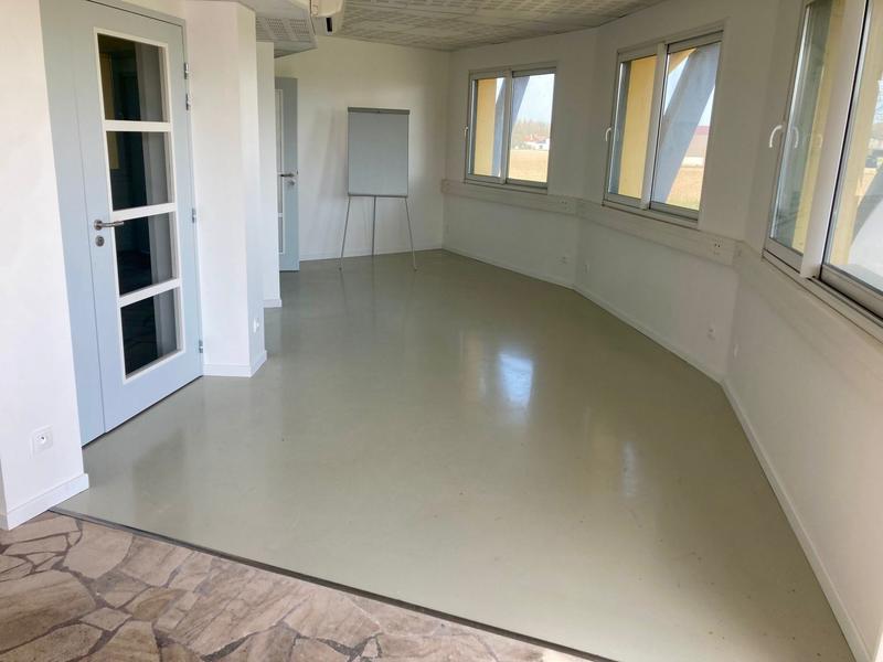 Local d'activités - 1 017 m²