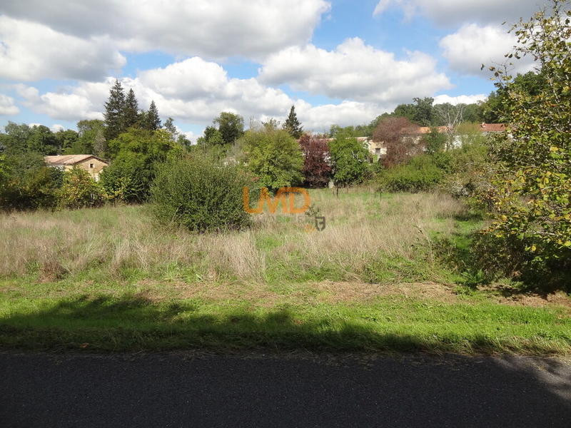 Terrain constructible - 1 567 m²