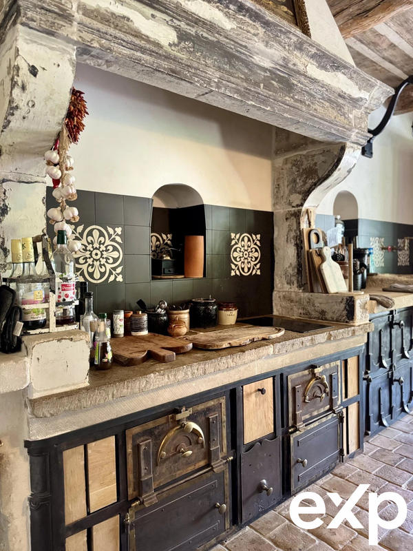 Maison traditionnelle - 252 m² - 7 pièces