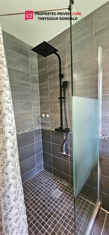 Maison - 250 m² - 8 pièces