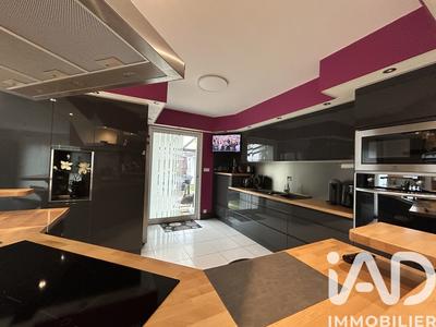 Maison - 260 m² - 8 pièces