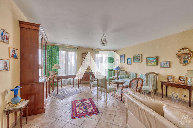 Maison - 171 m² - 7 pièces