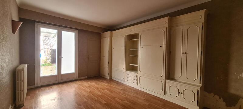 Maison - 215 m² - 9 pièces