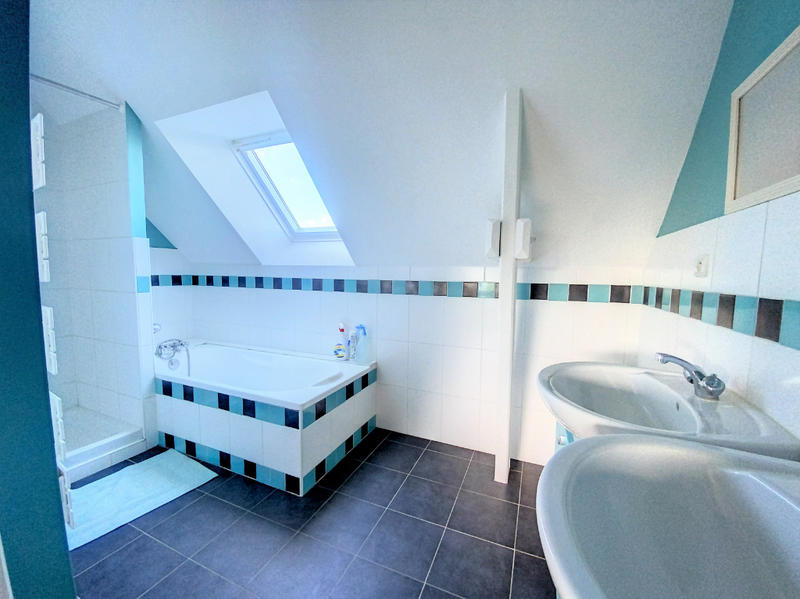 Maison - 163 m² - 6 pièces