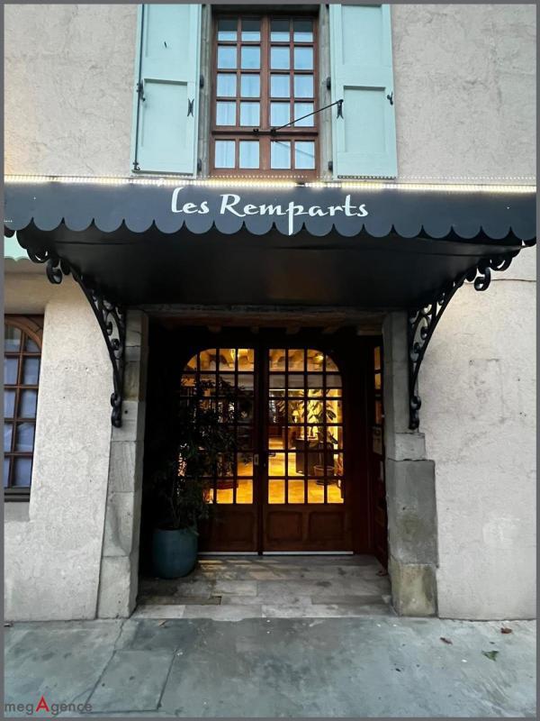 Maison - 394 m² - 9 pièces