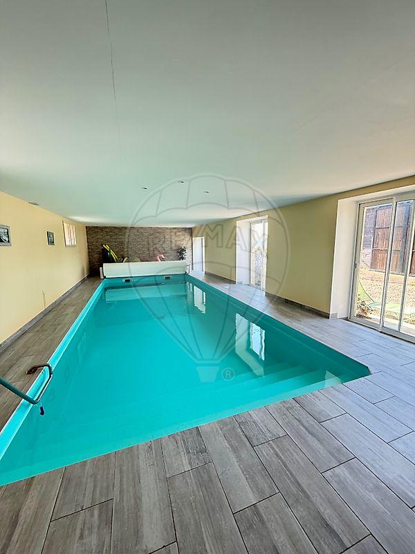 Maison - 270 m² - 7 pièces