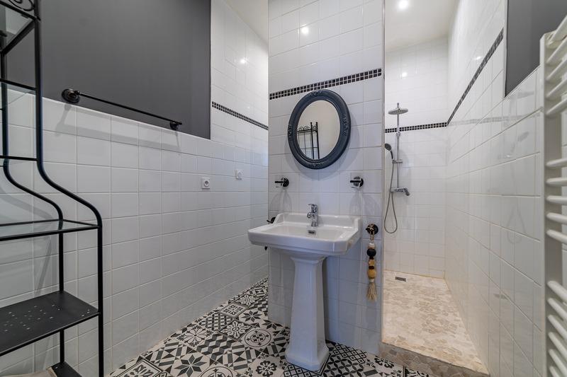 Maison - 465 m² - 15 pièces