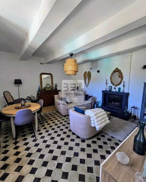 Mas - 245 m² - 9 pièces