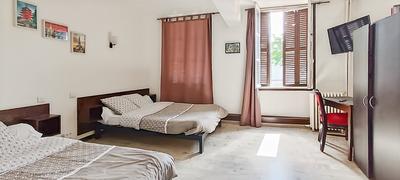 Maison - 360 m² - 17 pièces