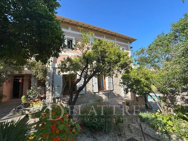 Villa - 160 m² - 8 pièces