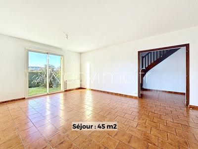 Maison - 148 m² - 6 pièces